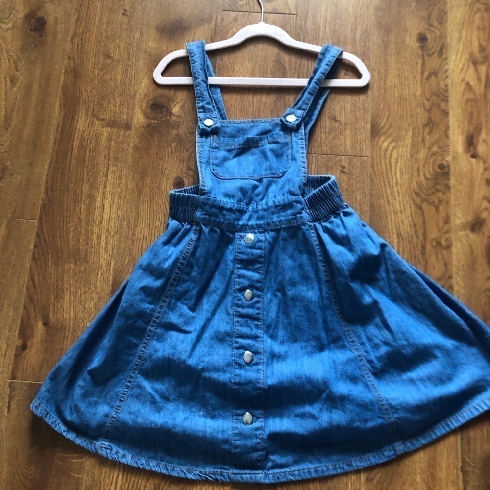 Wonder Nation lightweight overall skirt in size S (6-6x)